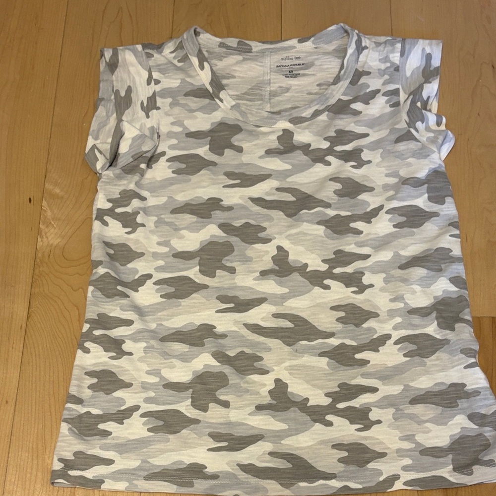 Banana Republic Cream Camouflage Tee